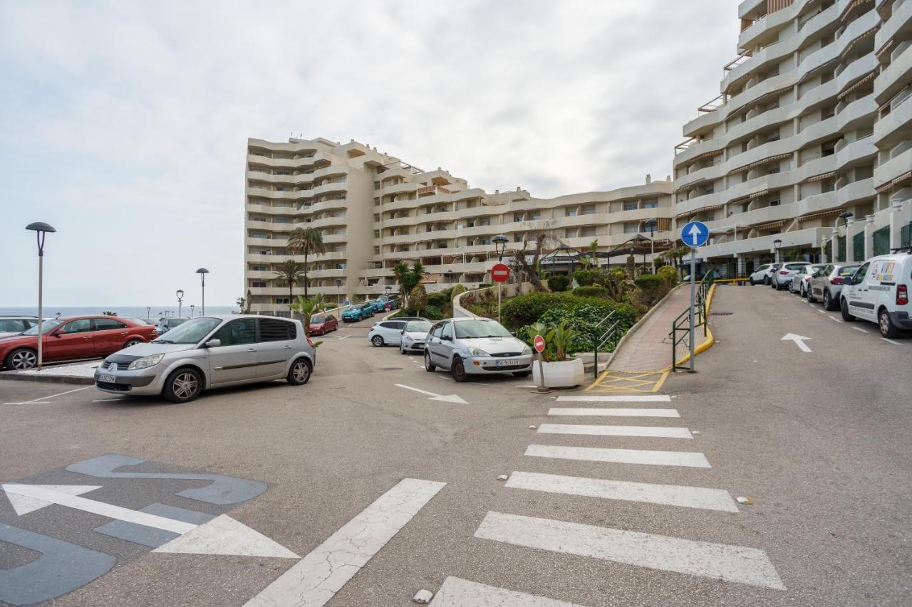 Seaview Beachfront Studio With Aqua Park & Balcony Benalmádena Pokój zdjęcie