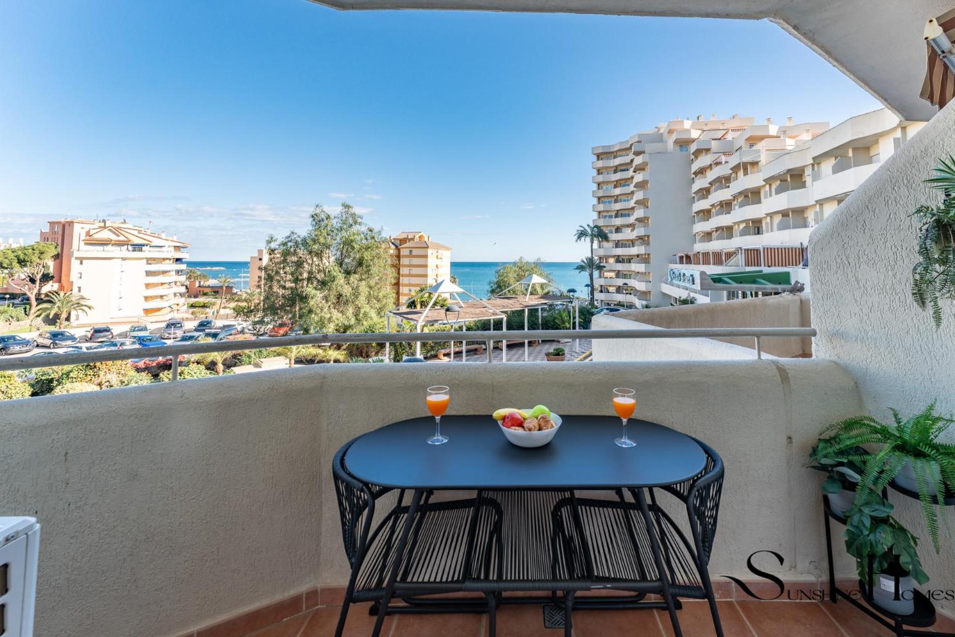 Seaview Beachfront Studio With Aqua Park & Balcony Benalmádena Zewnętrze zdjęcie