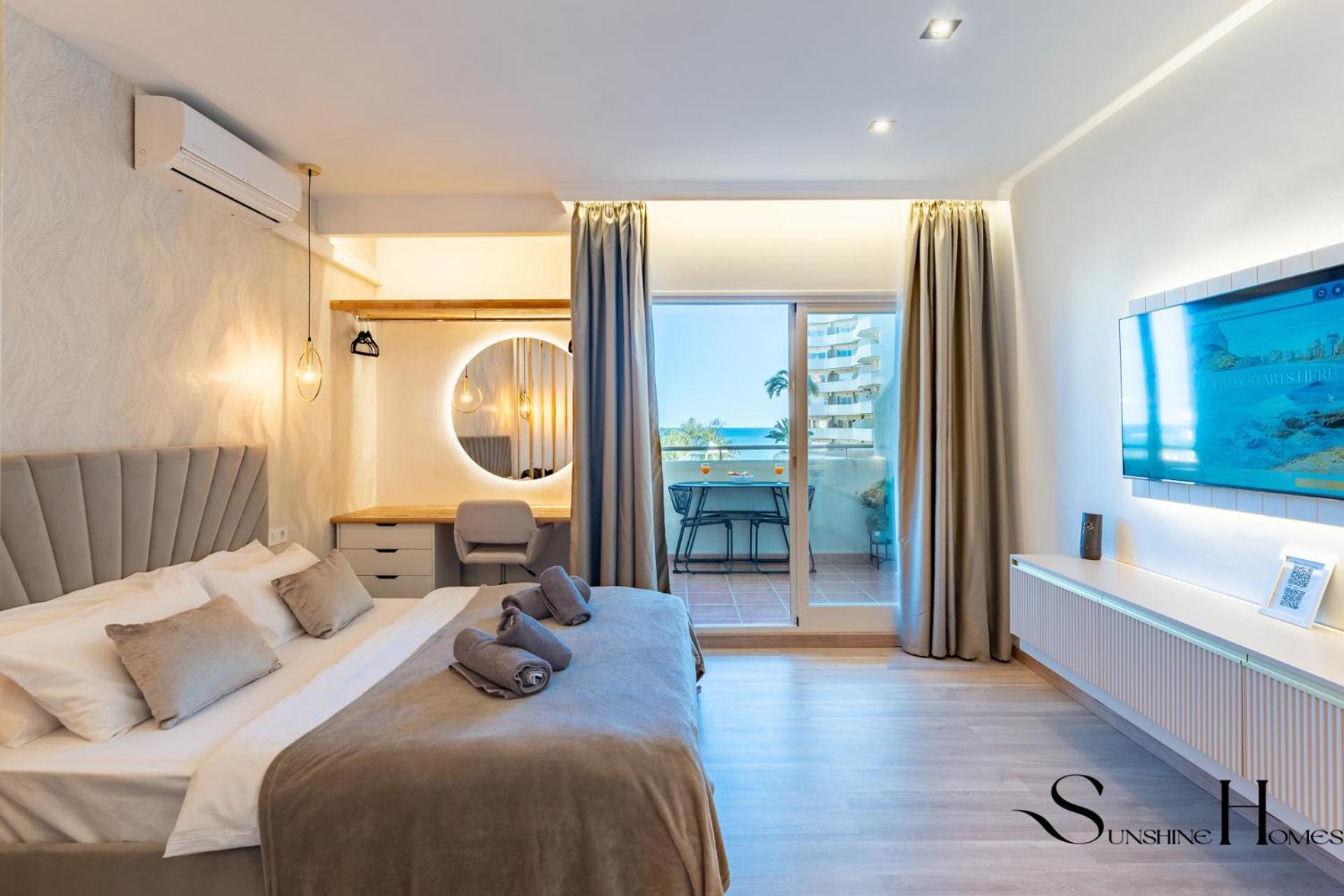 Seaview Beachfront Studio With Aqua Park & Balcony Benalmádena Zewnętrze zdjęcie