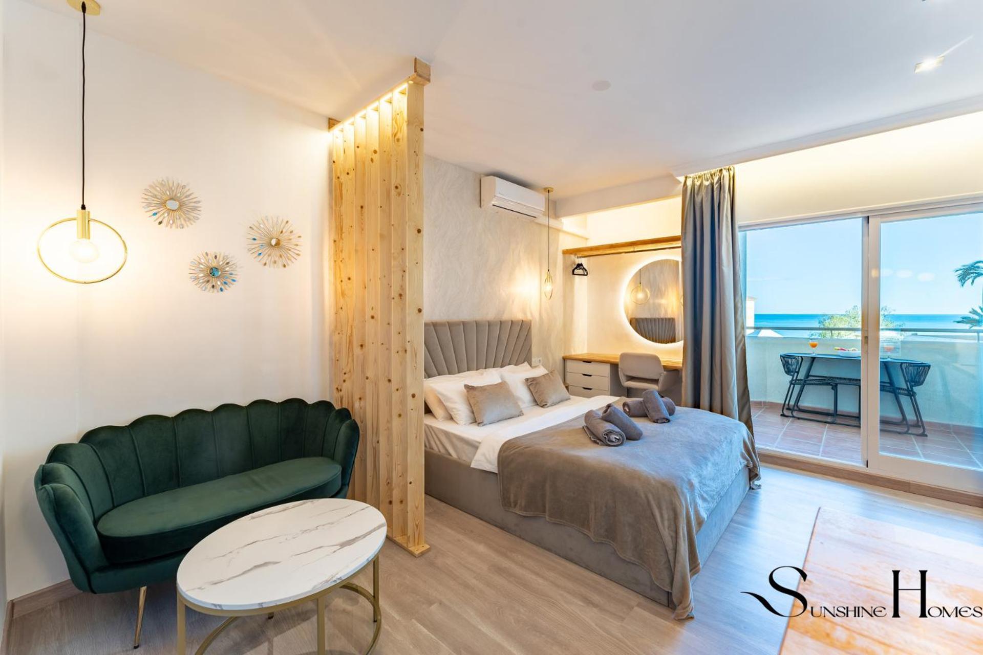 Seaview Beachfront Studio With Aqua Park & Balcony Benalmádena Zewnętrze zdjęcie